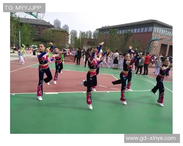 成都羽毛球队实力解析:从训练到比赛的全方位剖析与展望 成都羽毛球队实力解析:从训练到比赛的全方位剖析与展望